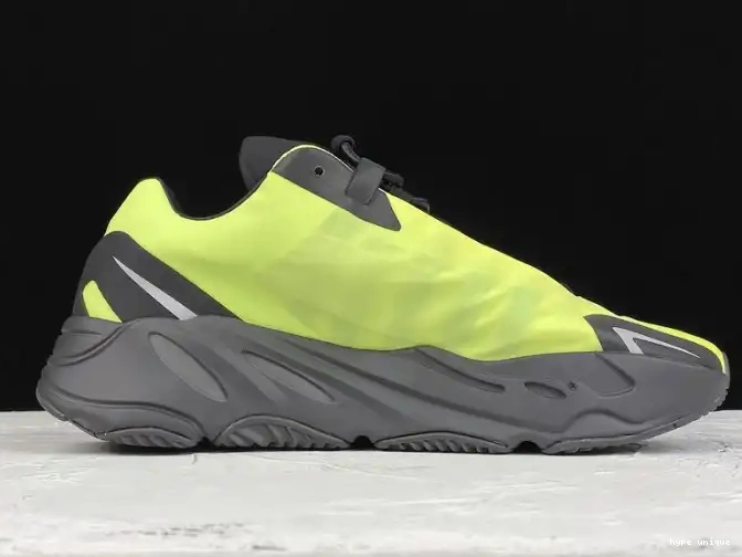hype MNVN Adidas FY3727 Boost 700 Yeezy Phosphor 0613